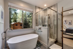 Ferienhaus, Mehrere Betten, Balkon, Bergblick (Grandview Manor) | Badezimmer