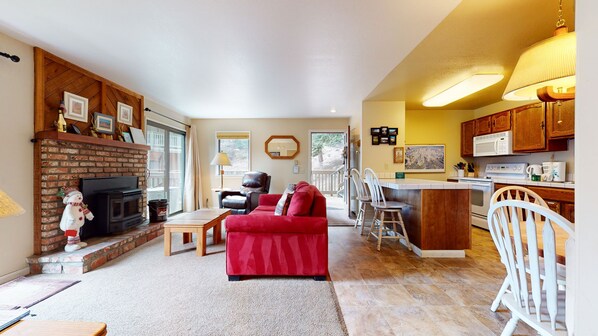 Condo, 1 King Bed with Sofa bed, Patio, Mountain View (Hidden Valley Homestead) | Living area