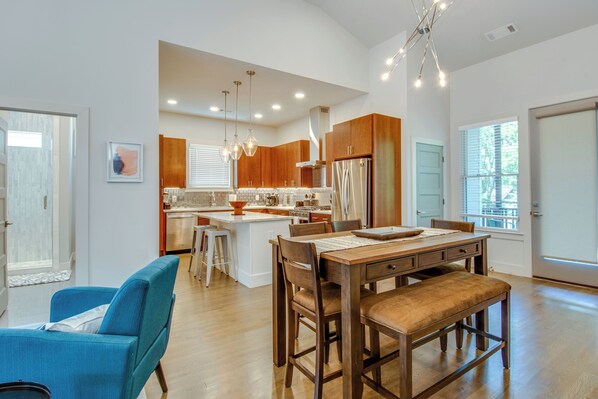 House, Multiple Beds, Balcony | Private kitchen