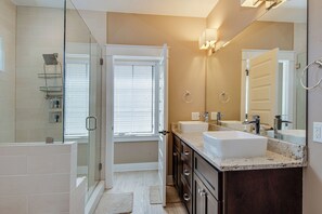 Bathroom - Hope Gardens Haven (Nashville)