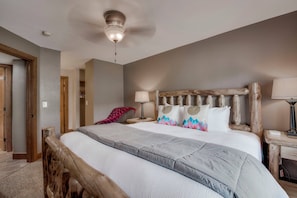 Condo, 2 Queen Beds, Hot Tub, Mountain View