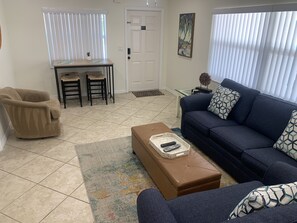 Living room - Ocean Pearls (Fort Myers Beach)