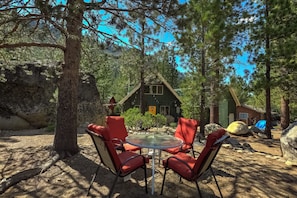 House, Multiple Beds, Hot Tub, Mountain View (Rustic Haven) | Outdoor dining