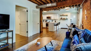 Ferienhaus, 1 Queen-Bett und Schlafsofa, Kamin | Wohnzimmer