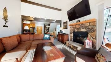 Condo, Multiple Beds, Patio, Mountain View (St. Anton Retreat) | Living room | Fireplace