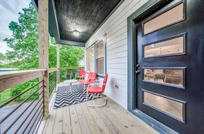House, Multiple Beds, Balcony | Balcony - The Jukebox (Nashville)