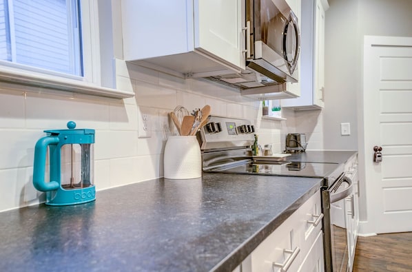 House, Multiple Beds, Balcony | Private kitchen