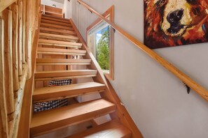 Interior - Tucked Inn Tahoma (Tahoma)