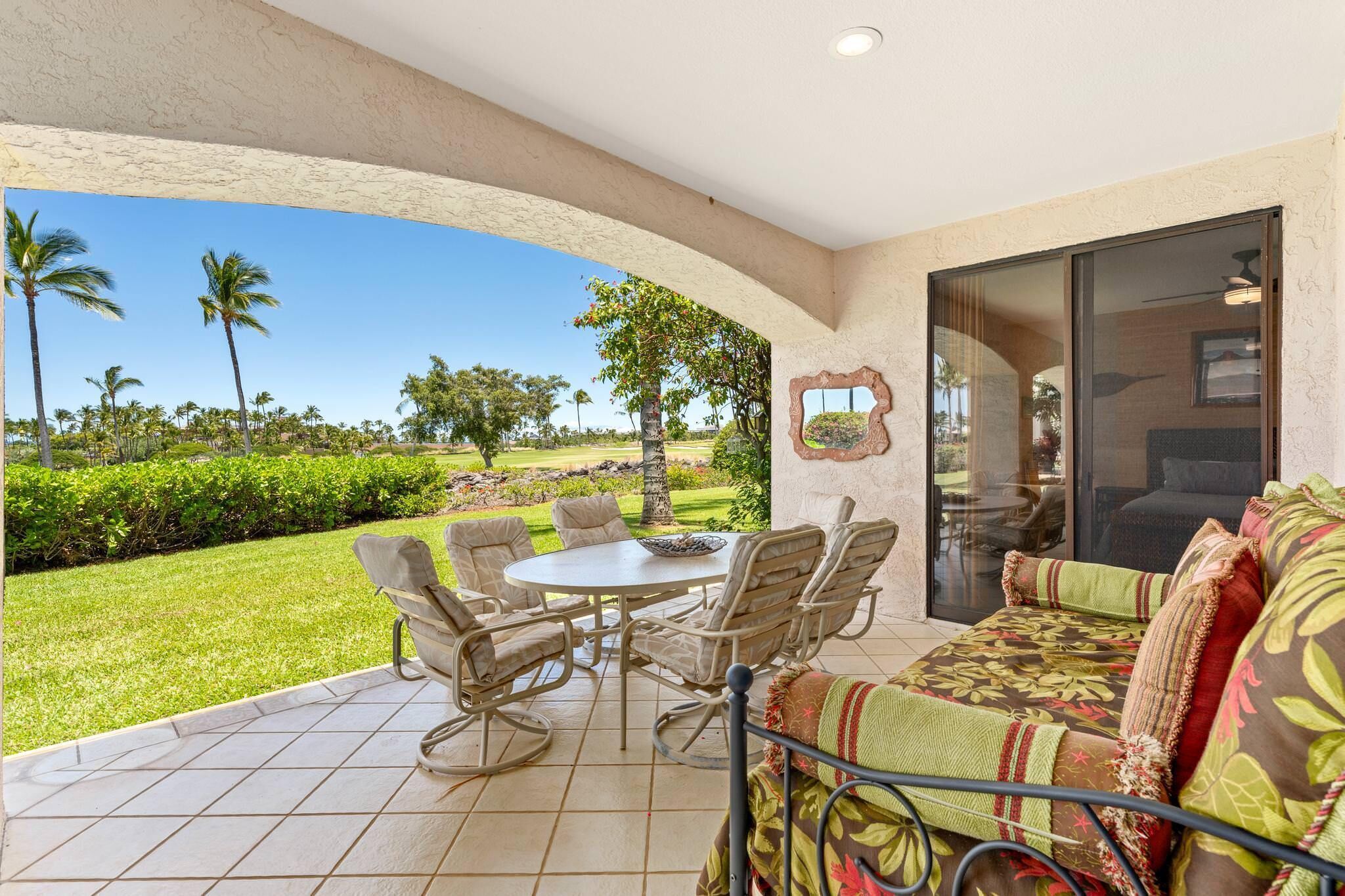 Condo, nhiều giường, bồn tắm nước nóng, quang cảnh một góc biển | 2 phòng ngủ, truy cập Internet không dây miễn phí, bộ trải giường 