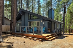 Terrace/patio - Willow's Hideaway - Pet Friendly Cozy Cabin! (South Lake Tahoe)
