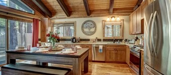 Willow's Hideaway - Pet Friendly Cozy Cabin!