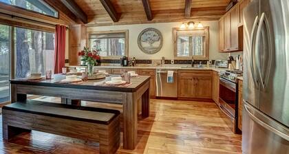 Willow's Hideaway - Pet Friendly Cozy Cabin!