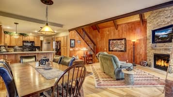 House, Berbilang Katil, Patio, Mountain View (Woodland Escape) | Tempat makan
