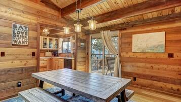 House, Multiple Beds, Hot Tub | Private kitchen | Fridge, microwave, oven, stovetop