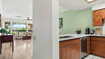 Villa, Multiple Beds, Balcony, Golf View (Shores at Waikoloa Beach Resort 236) | Interior