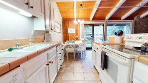 Condo, Multiple Beds, Hot Tub | Private kitchen