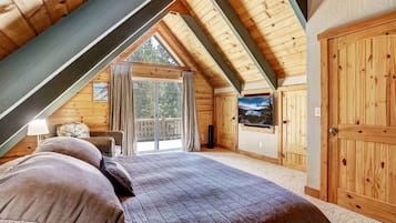 House, Multiple Beds, Patio, Mountain View (Bear Pause) | 4 bedrooms, individually decorated, individually furnished, free WiFi