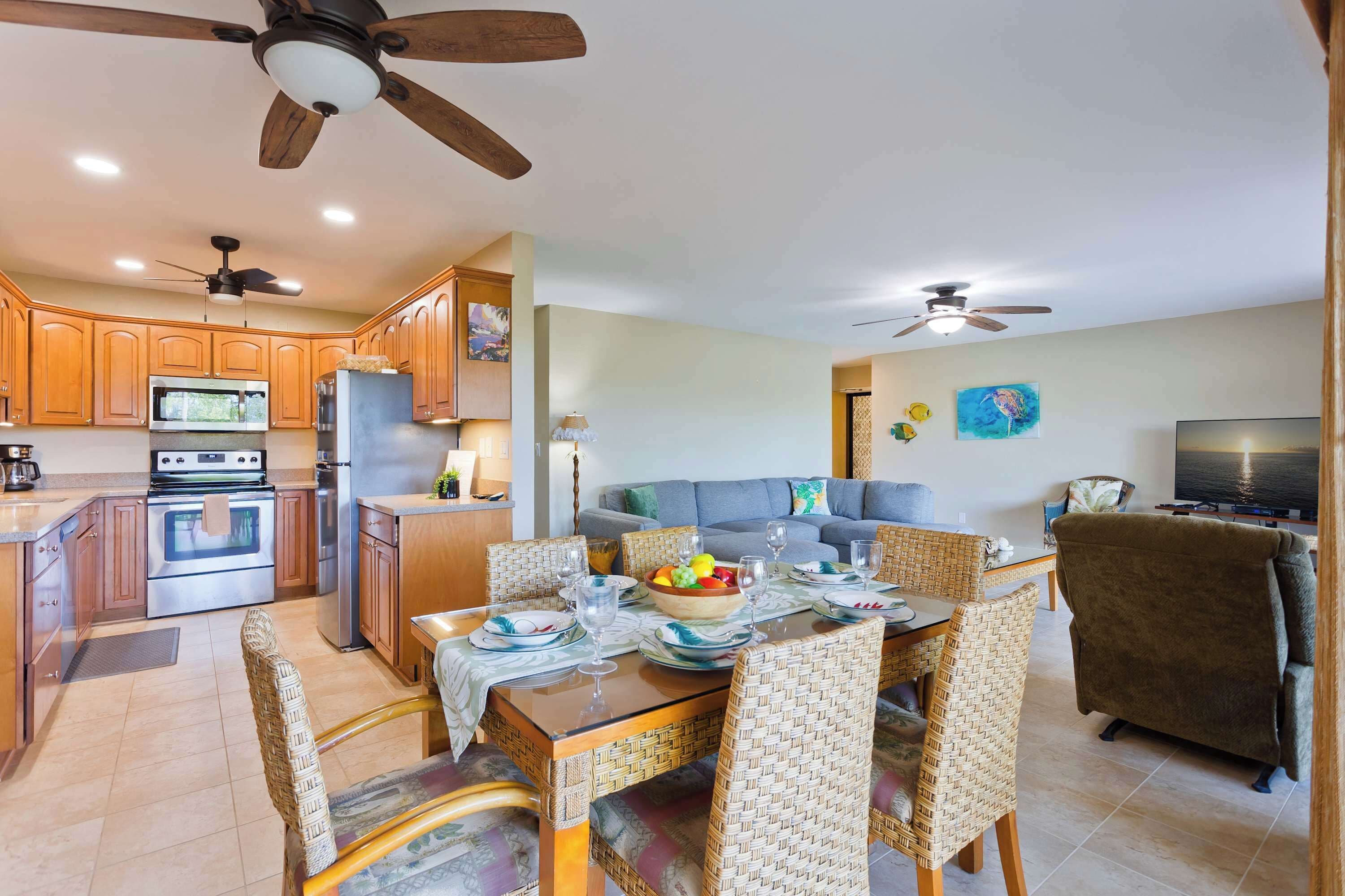 Condo, varias camas, patio, vista al jardín (Keauhou Punahele #E105) | Interior