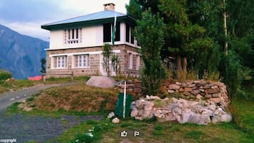 ด้านหน้าที่พัก