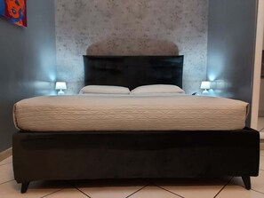 1 chambre, fer et planche à repasser, Wi-Fi gratuit, draps fournis