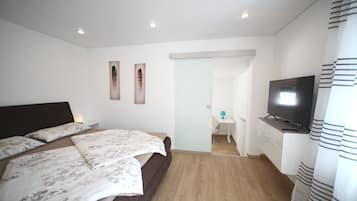 3 Schlafzimmer, Schreibtisch, BĂŒgeleisen/BĂŒgelbrett, Reisekinderbett