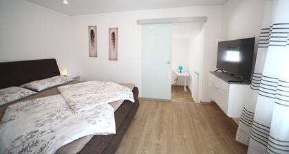 House in Memmingen Altstadt in the Allgäu, terrace, garden, train station, airport