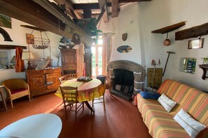 TV connectée, cheminée