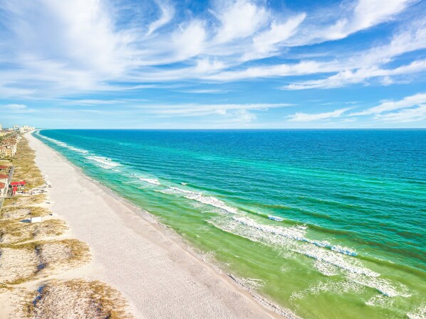 Beach nearby, beach towels - Steps to Lagoon Pool/hot tub~walk to beach~2Kings (Destin)