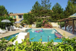 Pool - Villa in Vaison near Mont Ventoux (Vaison-la-Romaine)