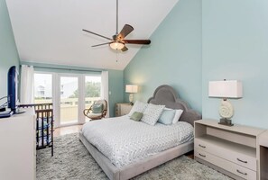 5 bedrooms, desk, iron/ironing board, travel cot