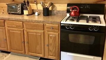 雪櫃、微波爐、焗爐、爐具