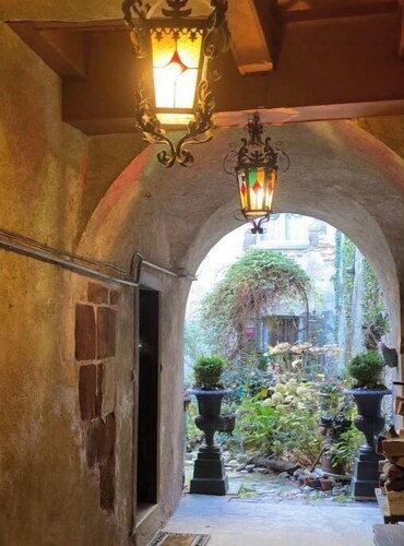 AT HOME ... at  Chez vous à  La CHANOINERIE du 15ème -16ème siècle