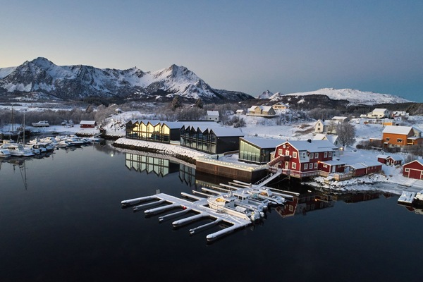 Vista frontal de la propiedad