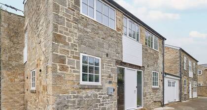 Host & Stay | 82F Galgate