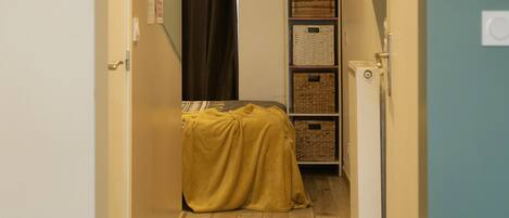 1 bedroom, travel cot, WiFi, bed sheets