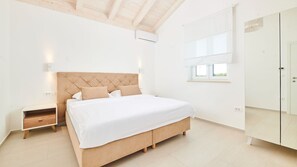 4 bedrooms, iron/ironing board, WiFi, bed sheets - Lovely Villa Leon with a swimming pool (Brtonigla)