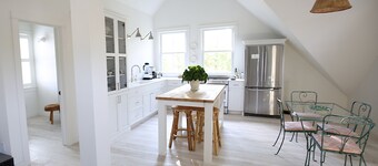 Luxury Downtown CVX - The Apartment #3