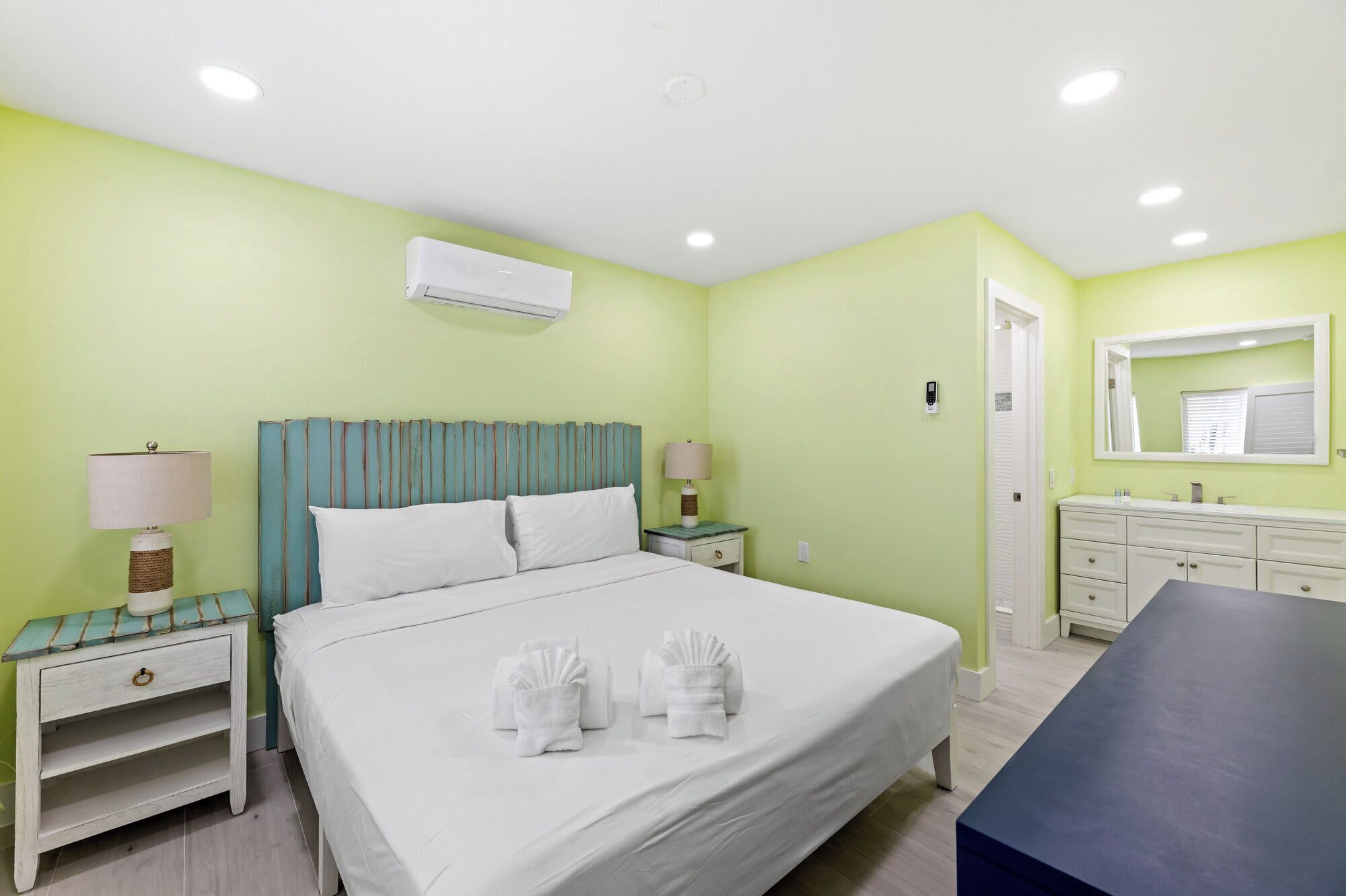 1 chambre, fer et planche à repasser, Wi-Fi, literie fournie