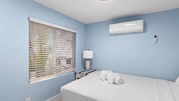 2 habitaciones, tabla de planchar con plancha, cuna de viaje y wifi