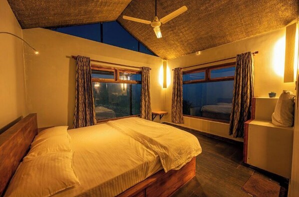 2 bedrooms, iron/ironing board, free WiFi, bed sheets - On The Rocks Vagamon (Vagamon)