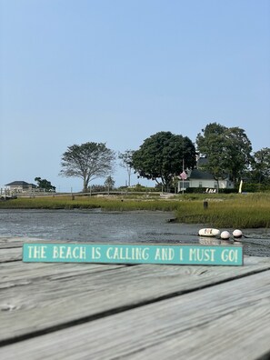 Exterior - ⚓️Perfect Summer Oasis with nautical touches….. 59 steps to private beach ⛱ (Old Saybrook)
