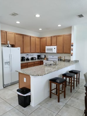 Townhome, 4 Bedrooms | Private kitchen