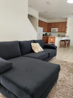 Townhome, 4 Bedrooms | Private kitchen