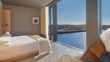 1 bedroom, hypo-allergenic bedding, minibar, in-room safe