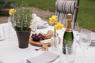 Cottage | Food and drink