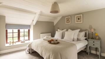 Cottage | 2 bedrooms, individually decorated, individually furnished, free WiFi