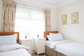 4 Schlafzimmer, Bügeleisen/Bügelbrett, Reisekinderbett, WLAN