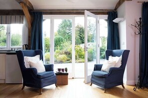 TV, fireplace, books, offices