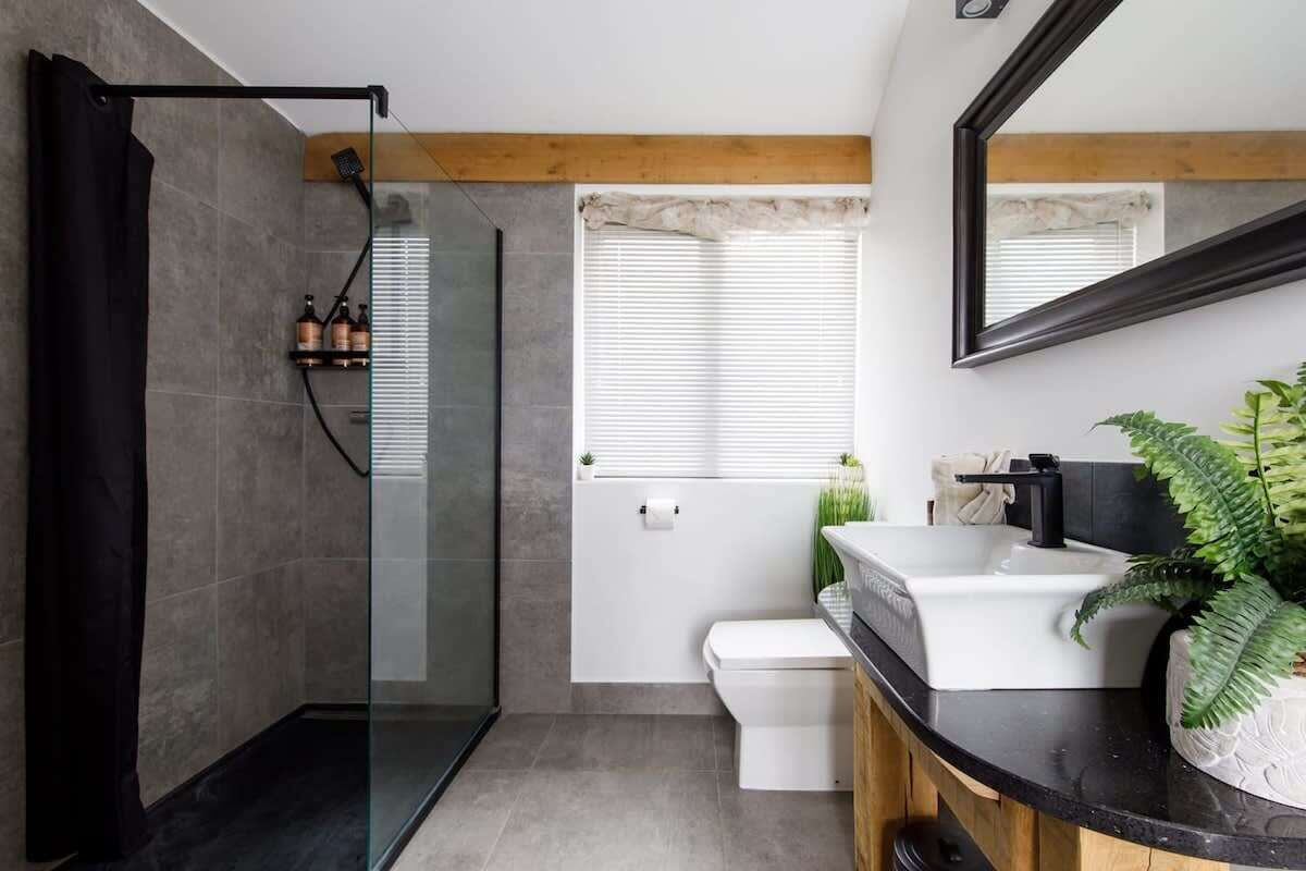 淋浴设施、毛巾