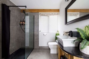 Douche, serviettes fournies